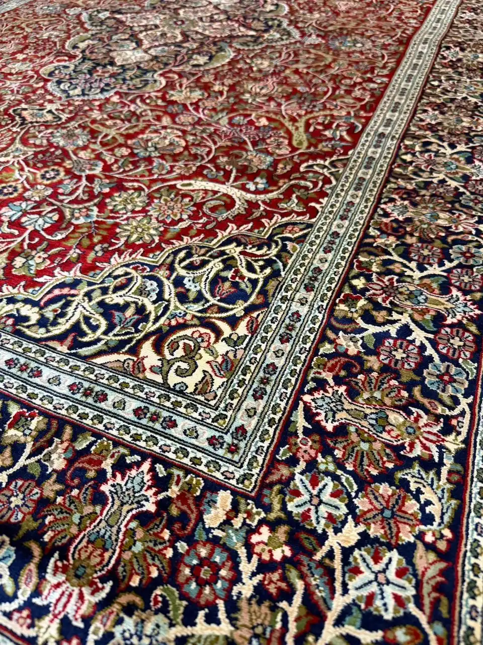 Kashmir Pure Silk (6 x 4) ft Hand knotted