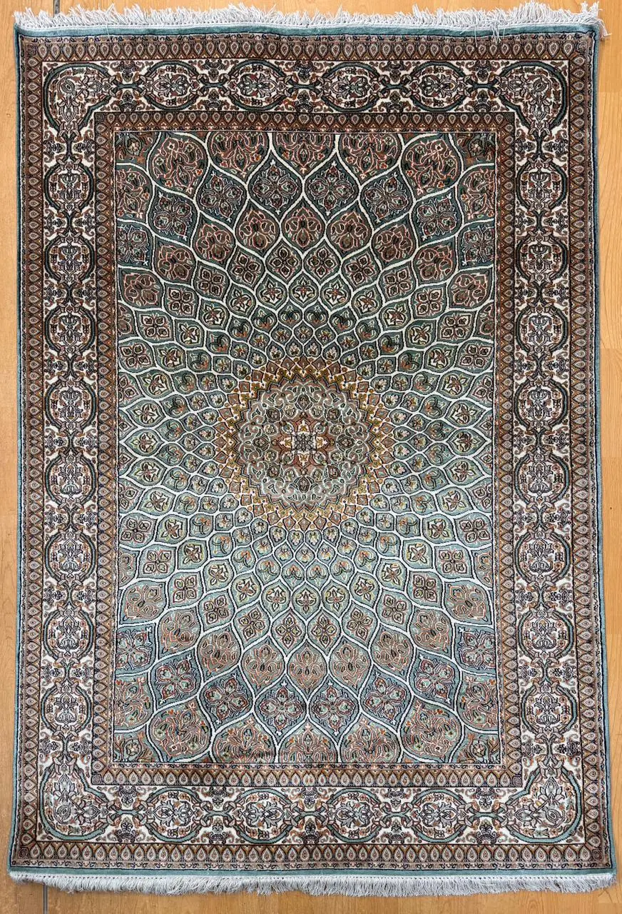 Kashmir Pure Silk Rug (6 x 4) ft Hand knotted