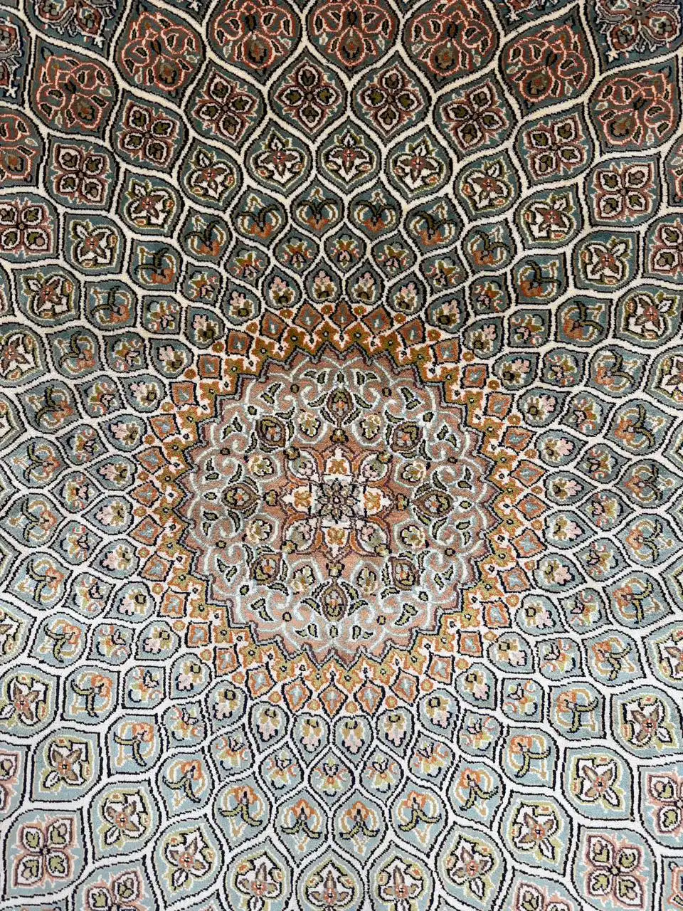 Kashmir Pure Silk Rug (6 x 4) ft Hand knotted