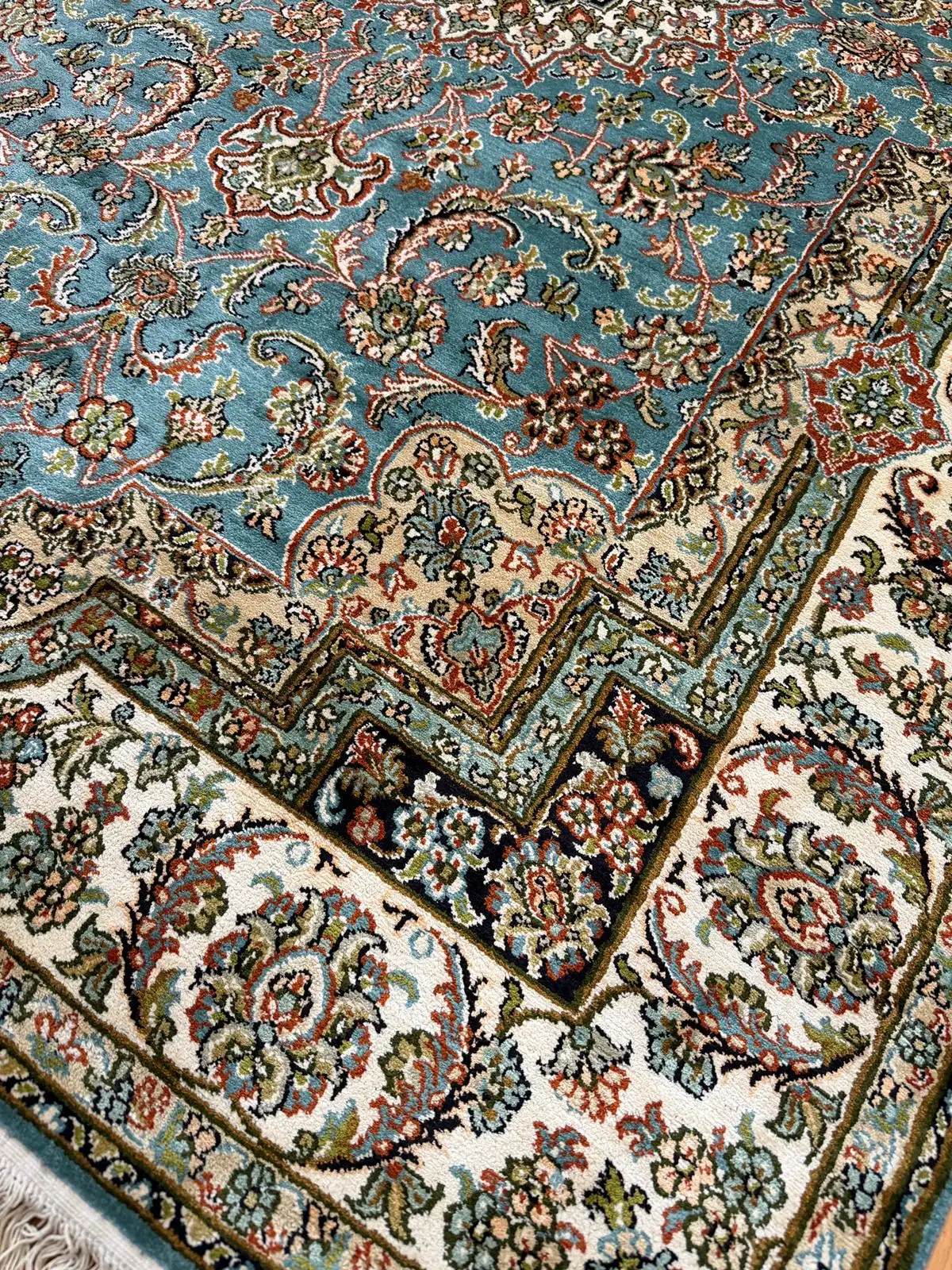 Handmade Kashmir Pure Silk Carpet (4 x 6) ft Hand knotted